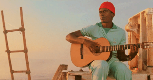 Seu-Jorge-David-Bowie-A-Life-Aquatic-Wes-Anderson-photo