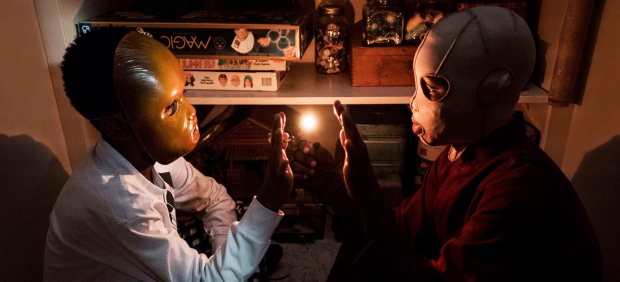 jordanpeele-us-boys-room-light